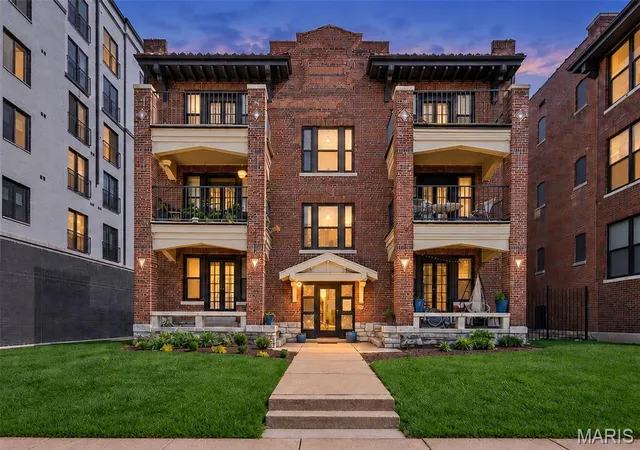 Condo for sale at 5631 Pershing Ave #31, Saint Louis, MO 63112 | MLS# MIS26048323