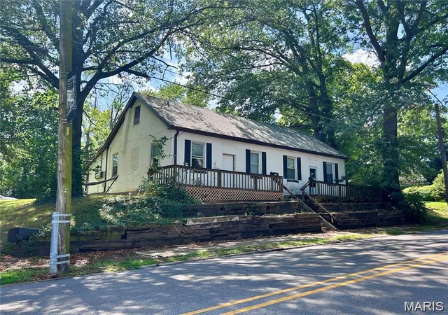Photo 2 of Multi family home for sale at 517 Mascoutah Ave, Belleville, IL 62220 | MLS# MIS26048326 | Listing updated on 2026-08-21