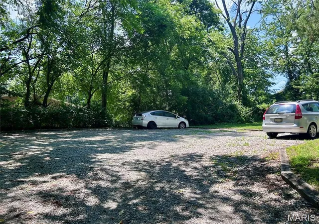 Photo 3 of Multi family home for sale at 517 Mascoutah Ave, Belleville, IL 62220 | MLS# MIS26048326 | Listing updated on 2026-08-21