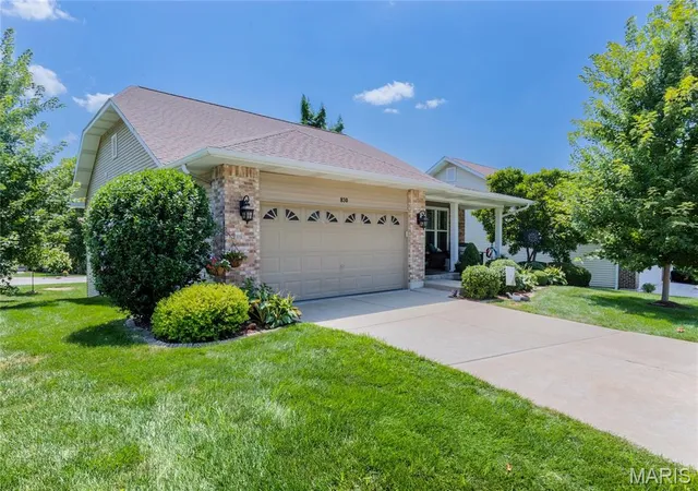 Photo 2 of Sale Pending at 830 Harmony Ter, Lake Saint Louis, MO 63367 | MLS# MIS26048339 | Listing updated on 2026-08-07