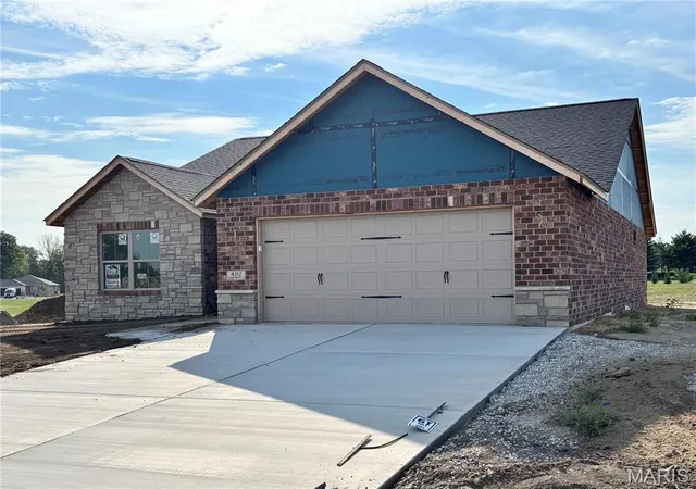 Photo 2 of Single family home for sale at 4212 Timber Brook Ct, Swansea, IL 62226 | MLS# MIS26048343 | Listing updated on 2026-09-30