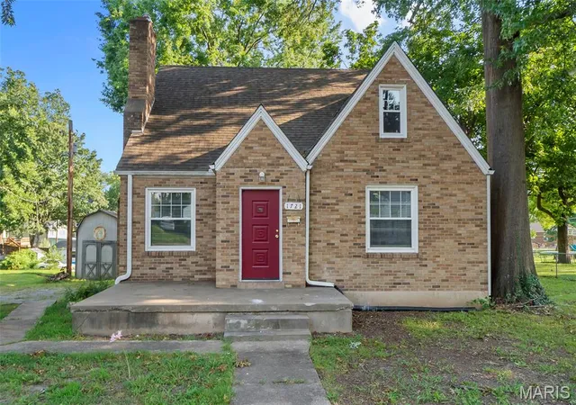 Photo 1 of Single family home for sale at 1721 William St, Cape Girardeau, MO 63703 | MLS# MIS26048346 | Listing updated on 2026-08-20