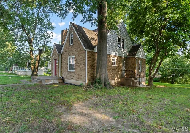 Photo 2 of Single family home for sale at 1721 William St, Cape Girardeau, MO 63703 | MLS# MIS26048346 | Listing updated on 2026-08-20