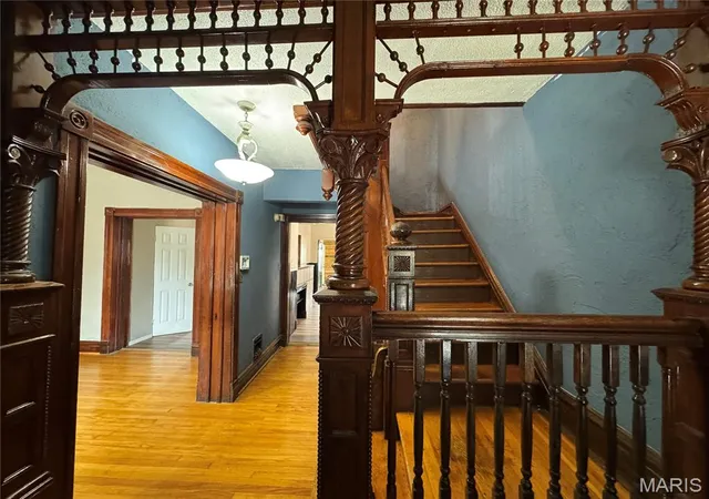 Photo 3 of Sale Pending at 4121 S Compton Ave, Saint Louis, MO 63118 | MLS# MIS26048354 | Listing updated on 2026-09-04