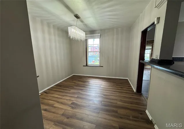 Photo 4 of Sale Pending at 4121 S Compton Ave, Saint Louis, MO 63118 | MLS# MIS26048354 | Listing updated on 2026-09-04