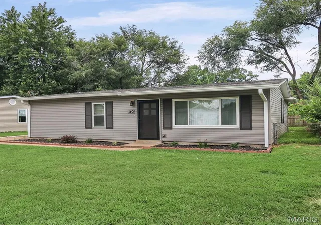 2nd image of 140 Saint Thomas Ln, East Saint Louis, IL 62206 | MLS# MIS26048358