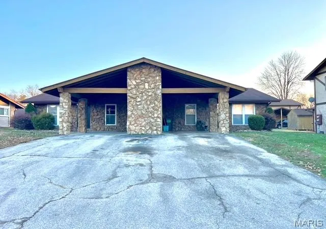 Photo 1 of Multi family home for sale at 18 Kingsway Dr, Belleville, IL 62226 | MLS# MIS26048361 | Listing updated on 2026-07-28