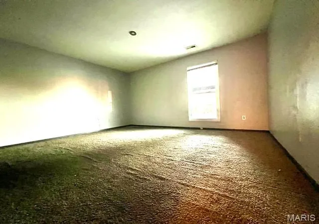 Photo 3 of Multi family home for sale at 18 Kingsway Dr, Belleville, IL 62226 | MLS# MIS26048361 | Listing updated on 2026-07-28