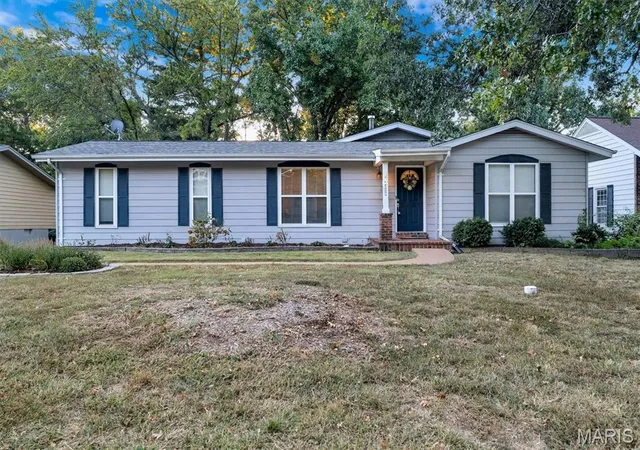 Photo 1 of Single family home for sale at 1063 Port Diane Dr, Saint Louis, MO 63146 | MLS# MIS26048374 | Listing updated on 2026-10-09