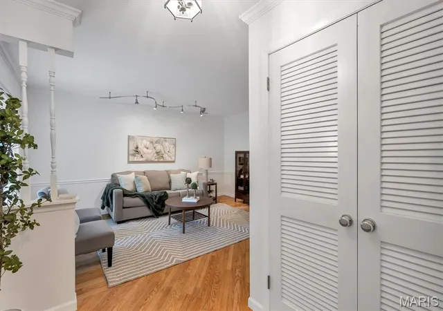Photo 2 of Single family home for sale at 1063 Port Diane Dr, Saint Louis, MO 63146 | MLS# MIS26048374 | Listing updated on 2026-10-09