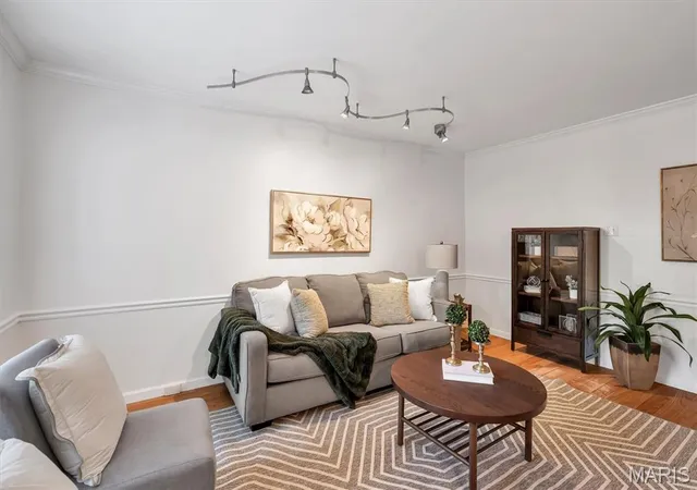 Photo 3 of Single family home for sale at 1063 Port Diane Dr, Saint Louis, MO 63146 | MLS# MIS26048374 | Listing updated on 2026-10-09