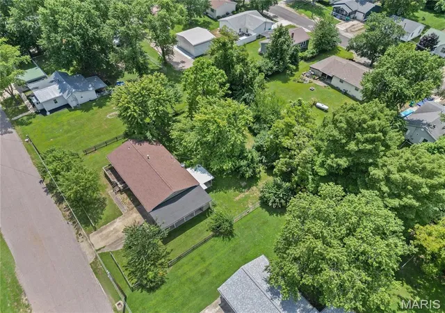 Photo 4 of Sale Pending at 237 Jackson St, Sullivan, MO 63080 | MLS# MIS26048376 | Listing updated on 2026-08-31