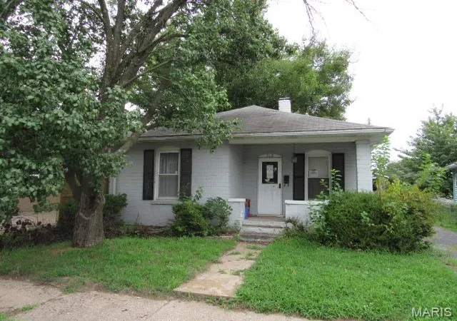 1st image of 316 N 3rd St, Wood River, IL 62095 | MLS# MIS26048379