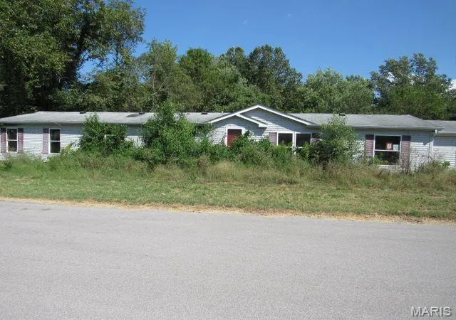 Photo 1 of Manufactured home for sale at 10914 Hunters Crk Dr, Lebanon, IL 62254 | MLS# MIS26048386 | Listing updated on 2026-10-12