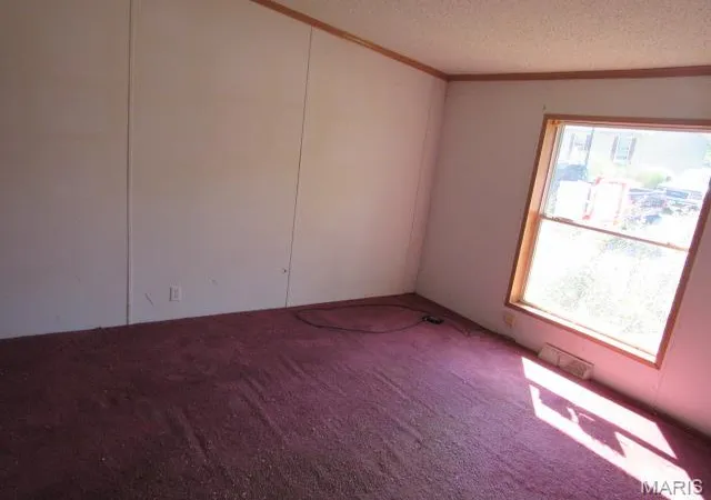 Photo 3 of Manufactured home for sale at 10914 Hunters Crk Dr, Lebanon, IL 62254 | MLS# MIS26048386 | Listing updated on 2026-10-12