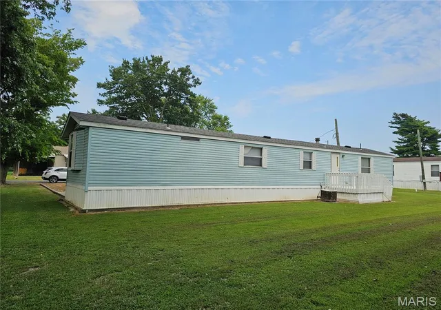 Photo 2 of Manufactured home for sale at 702 E Feifer, Sparta, IL 62286 | MLS# MIS26048387 | Listing updated on 2026-07-28