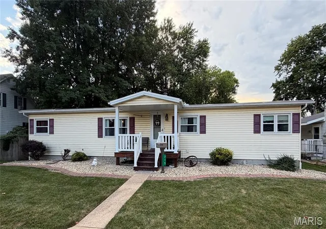 1st image of 315 N Independence St, Mascoutah, IL 62258 | MLS# MIS26048390