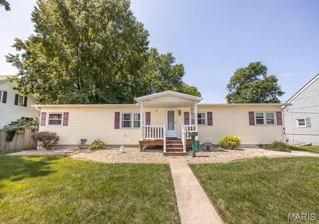 4th image of 315 N Independence St, Mascoutah, IL 62258 | MLS# MIS26048390