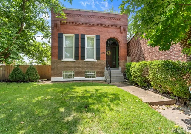 Photo 1 of Single family home for sale at 3728 Phillips Pl, Saint Louis, MO 63116 | MLS# MIS26048392 | Listing updated on 2026-08-18