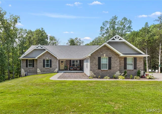 1st image of 27287 Sunnyside Rd, Warrenton, MO 63383 | MLS# MIS26048398