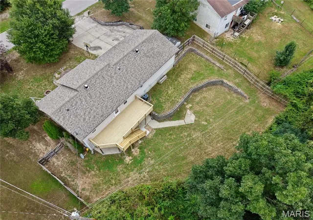 Photo 3 of Single family home for sale at 15505 Top Dr, Saint Robert, MO 65584 | MLS# MIS26048410 | Listing updated on 2026-09-02