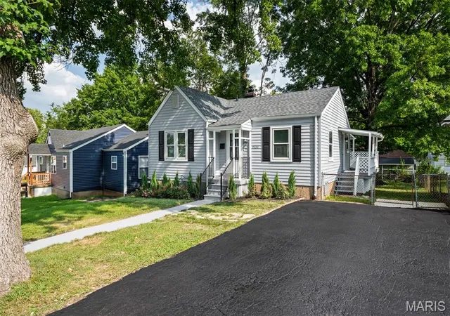 Photo 2 of Sale Pending at 5336 Kirkland Dr, Saint Louis, MO 63121 | MLS# MIS26048424 | Listing updated on 2026-08-25