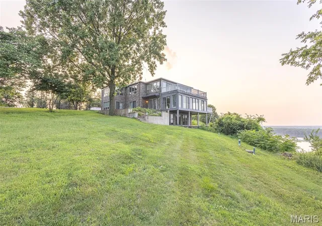 1st image of 4 River Hills Rd, Hannibal, MO 63401 | MLS# MIS26048432