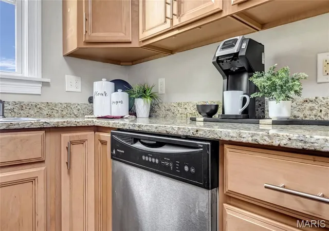 Photo 3 of Sale Pending at 8735 Bridgeport Ave, Saint Louis, MO 63144 | MLS# MIS26048438 | Listing updated on 2026-08-31
