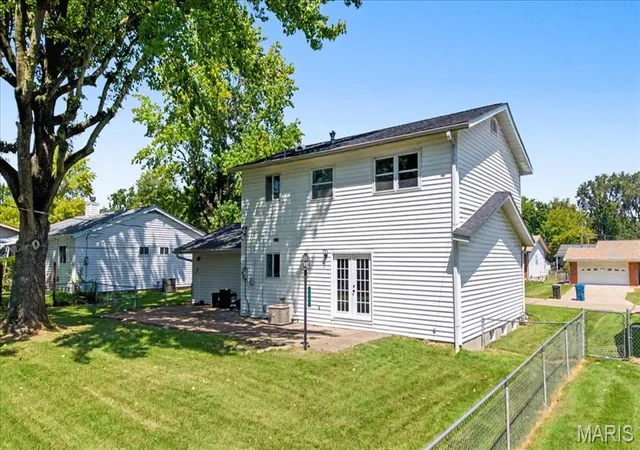 Photo 3 of Single family home for sale at 750 Lamplight Ln, Hazelwood, MO 63042 | MLS# MIS26048453 | Listing updated on 2026-09-04