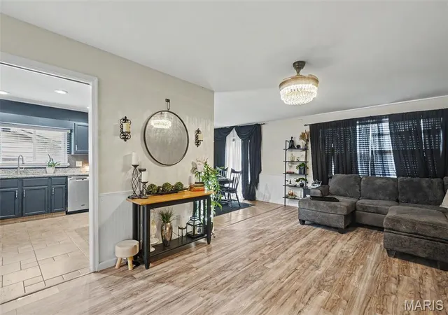 Photo 3 of Sale Pending at 112 Sutters Mill Rd, Saint Peters, MO 63376 | MLS# MIS26048457 | Listing updated on 2026-09-03