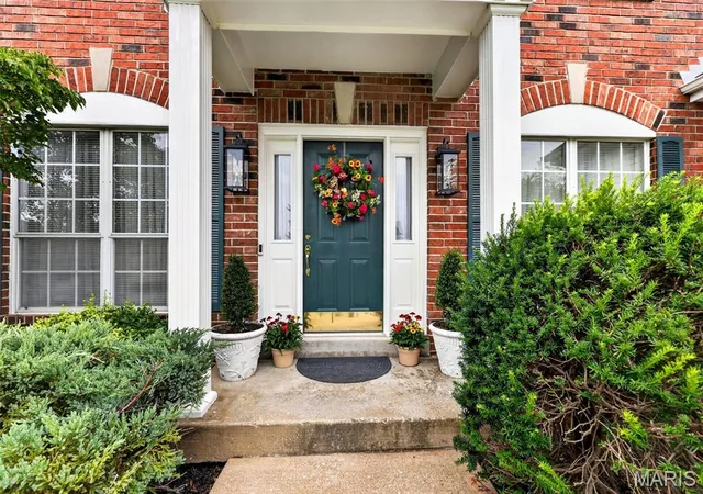 Photo 2 of Single family home for sale at 308 Copper Crest Ct, Saint Charles, MO 63304 | MLS# MIS26048482 | Listing updated on 2026-08-27