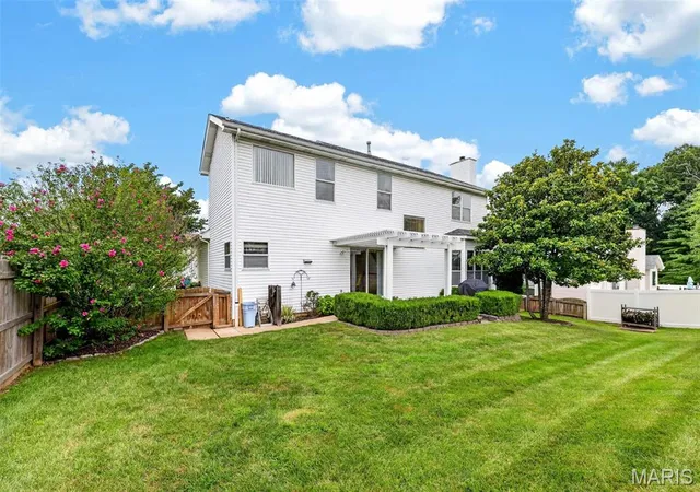 Photo 3 of Single family home for sale at 308 Copper Crest Ct, Saint Charles, MO 63304 | MLS# MIS26048482 | Listing updated on 2026-08-27