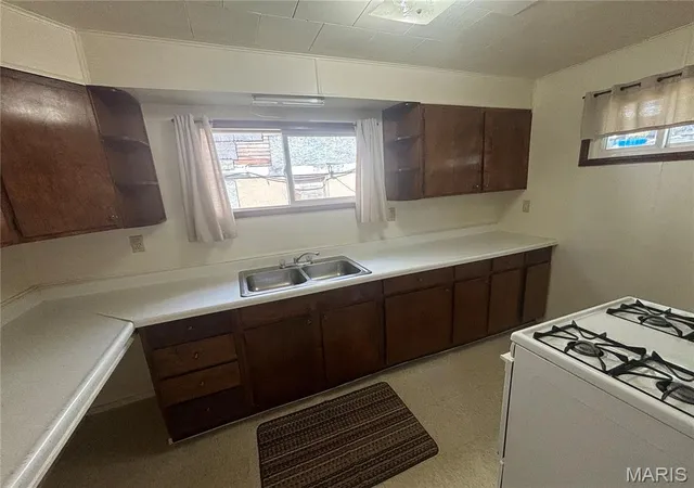 Photo 2 of Single family home for sale at 210 N Griffith St, Hannibal, MO 63401 | MLS# MIS26048486 | Listing updated on 2026-10-28