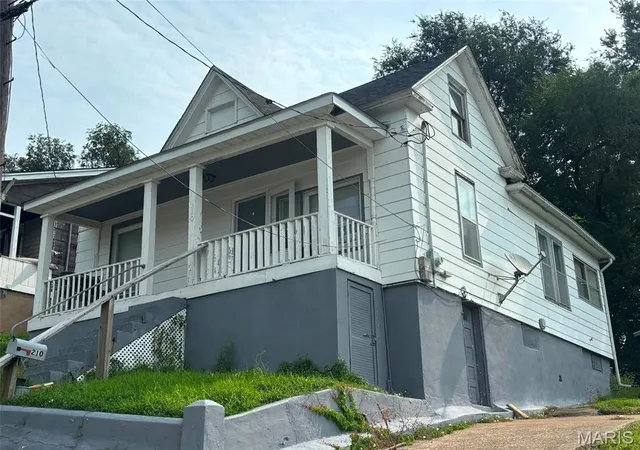 3rd image of 210 N Griffith St, Hannibal, MO 63401 | MLS# MIS26048486