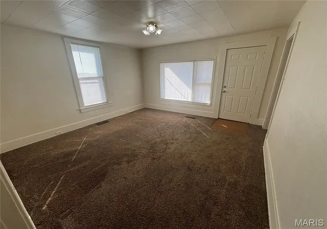 Photo 3 of Single family home for sale at 210 N Griffith St, Hannibal, MO 63401 | MLS# MIS26048486 | Listing updated on 2026-10-28