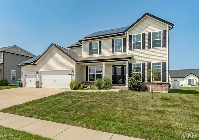 Photo 2 of Single family home for sale at 612 Monarch Dr, O Fallon, IL 62269 | MLS# MIS26048490 | Listing updated on 2026-08-11