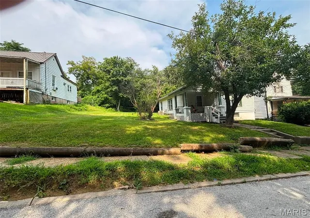 3rd image of 1127 Sierra St, Hannibal, MO 63401 | MLS# MIS26048495