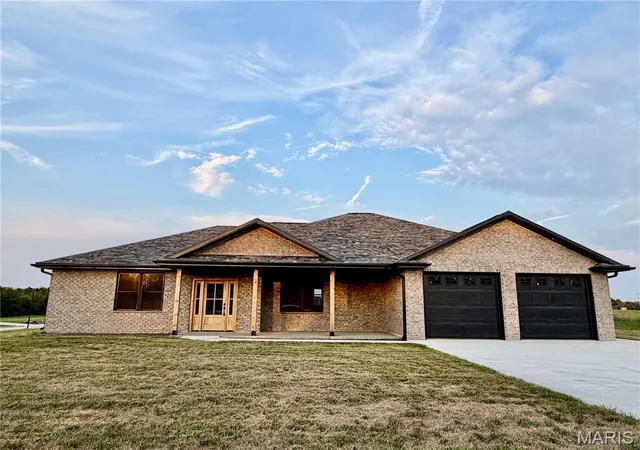 1st image of 360 Honeysuckle Dr, Hannibal, MO 63401 | MLS# MIS26048505