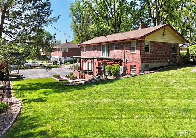 2nd image of 918 Werner Rd, Belleville, IL 62223 | MLS# MIS26048510
