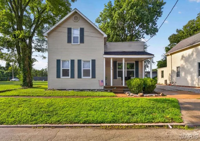3rd image of 114 Broadway Ave, Crystal City, MO 63019 | MLS# MIS26048519