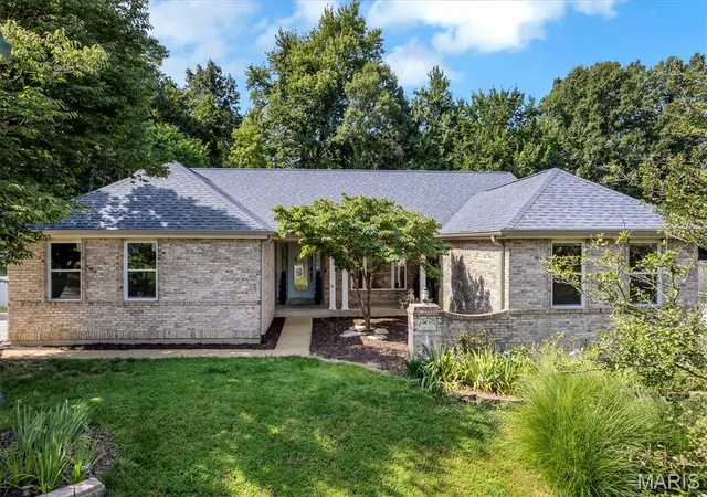 Photo 2 of Single family home for sale at 16426 Prestwick Pl Ln, Wildwood, MO 63011 | MLS# MIS26048520 | Listing updated on 2026-09-13