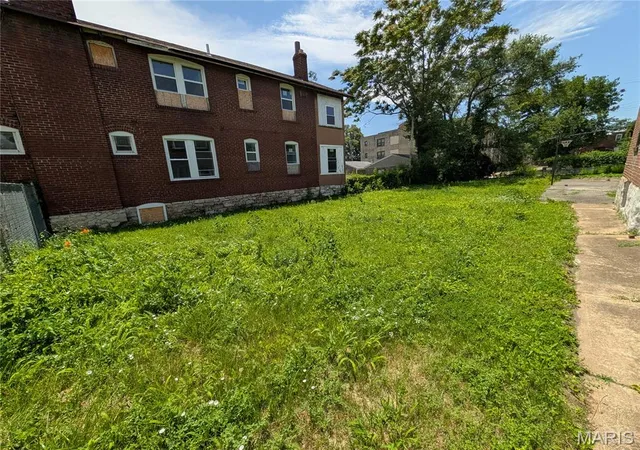 Photo 4 of Multi family home for sale at 4124 W Belle Pl, Saint Louis, MO 63108 | MLS# MIS26048525 | Listing updated on 2026-07-30