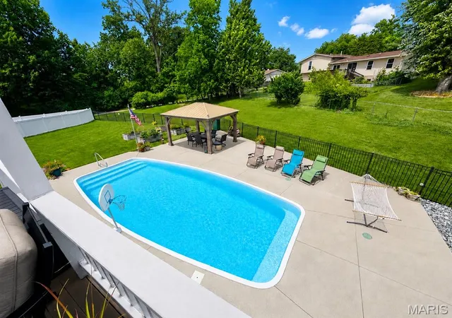 Photo 2 of Single family home for sale at 3 Savannah Ct, Saint Peters, MO 63376 | MLS# MIS26048527 | Listing updated on 2026-08-21