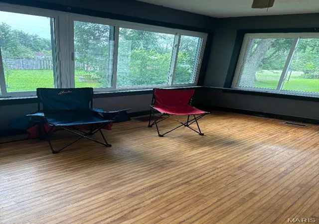 Photo 5 of Sale Pending at 9609 Country Club Rd, Sparta, IL 62286 | MLS# MIS26048528 | Listing updated on 2026-07-31