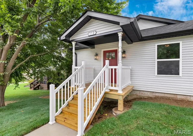 Photo 3 of Single family home for sale at 112 E Franklin St, Pacific, MO 63069 | MLS# MIS26048545 | Listing updated on 2026-09-29