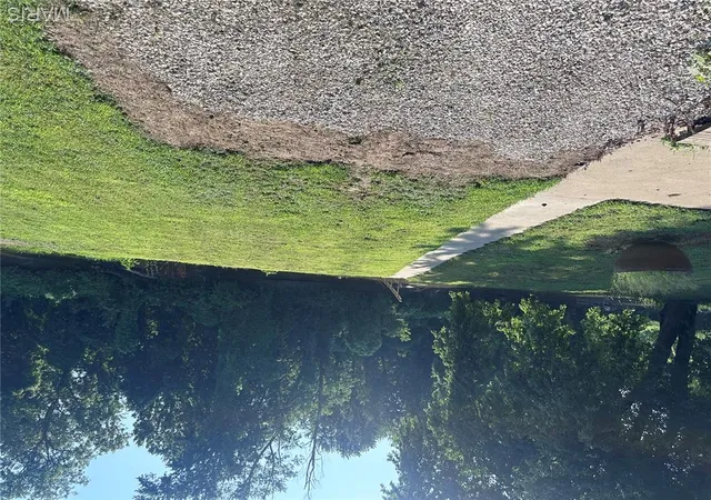 Photo 3 of Single family home for sale at 72 S River Rd, Elsberry, MO 63343 | MLS# MIS26048554 | Listing updated on 2026-07-29