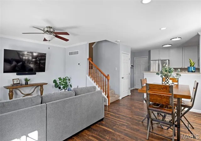 Photo 3 of Townhouse for sale at 207 Countryshire Dr, Lake Saint Louis, MO 63367 | MLS# MIS26048556 | Listing updated on 2026-10-10