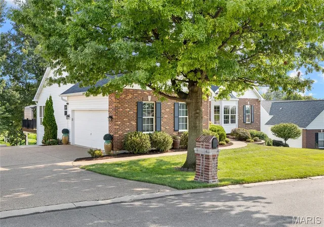 2nd image of 241 Greenburn Dr, Weldon Spring, MO 63304 | MLS# MIS26048557