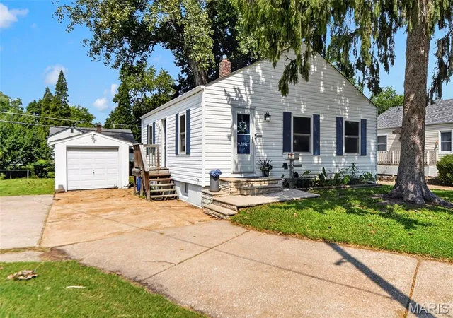 Photo 3 of Single family home for sale at 3591 Saint Christopher Ln, Saint Ann, MO 63074 | MLS# MIS26048559 | Listing updated on 2026-08-17