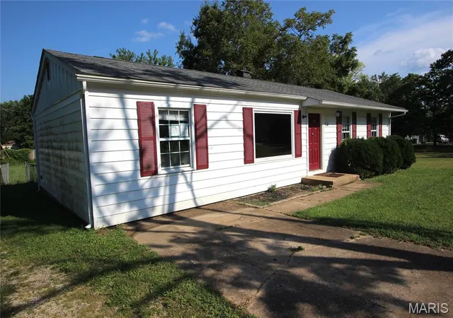 Photo 3 of Single family home for sale at 614 Westwood Dr, Ironton, MO 63650 | MLS# MIS26048562 | Listing updated on 2026-09-25